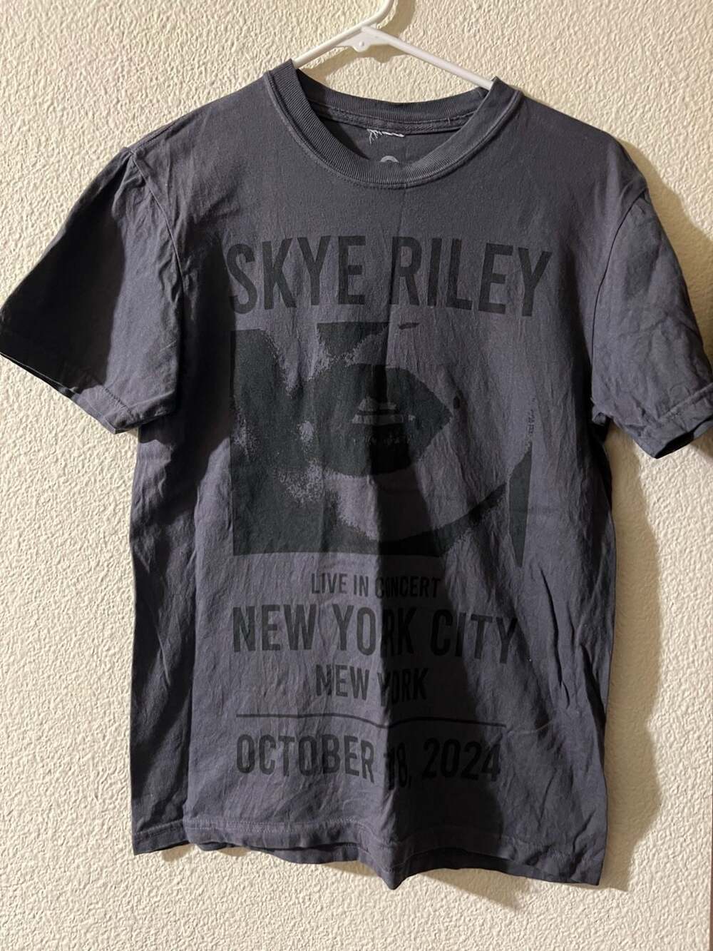 Rare Smile 2 Skye Riley Concert Tour T-Shirt Size S New York City Promo 2024